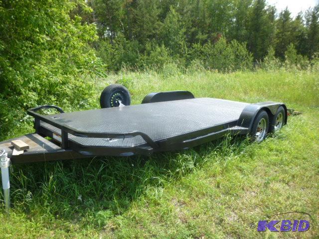 lot 2 image: 2005&nbspBig Tex Brand 18 Tandem Axle Car H...