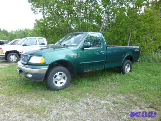 lot 3 image: 2000 Ford F150 XLT 4 x 4 Pick Up Truck   4.2 ...