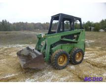 lot 4 image: Mid 1970s Model John Deere 170 Bobcat Skid L...