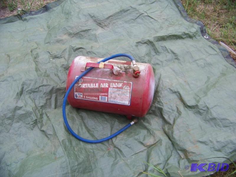 lot 26 image: 5 Gal Air Tank