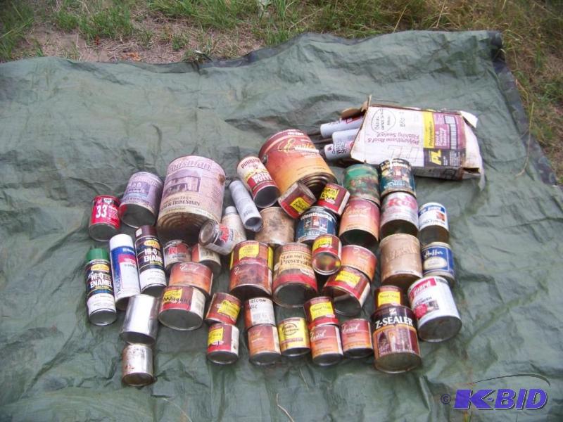 lot 29 image: Lot of assorted paints and stains