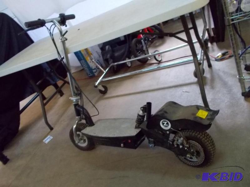 lot 15 image: Electric Scooter