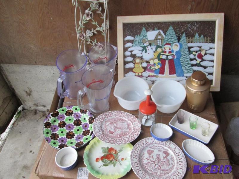 kitchen supplies, budwiser mugs, winter hangi...