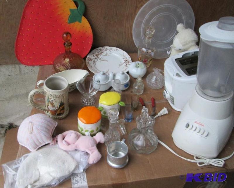 sunbeam blender, toaster, antique glass bottl...
