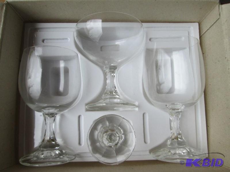 4 piece place setting, 1 goblet, 1 wine, 1 ch...