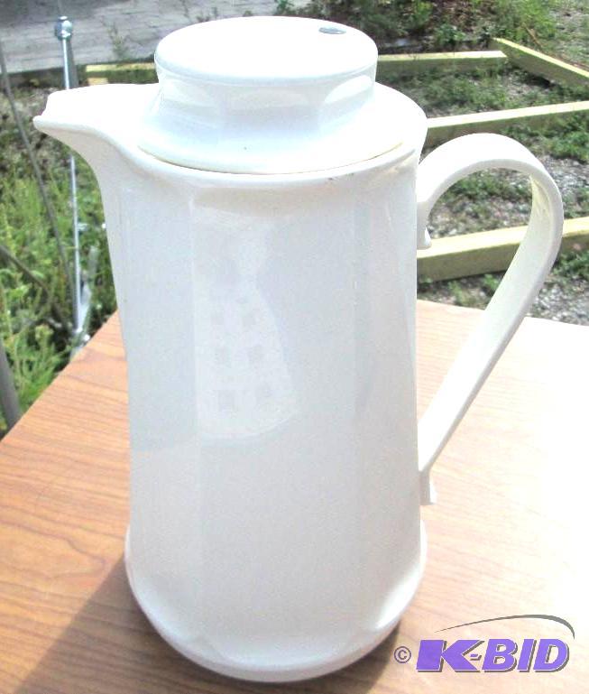 insulated hotcold pitcher...