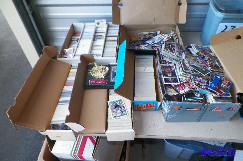 lot 15 image: 1980s & 1990s Sports Card Lot