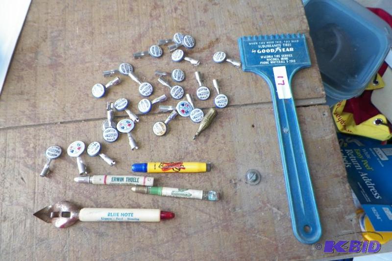 lot 17 image: Advertising Lot