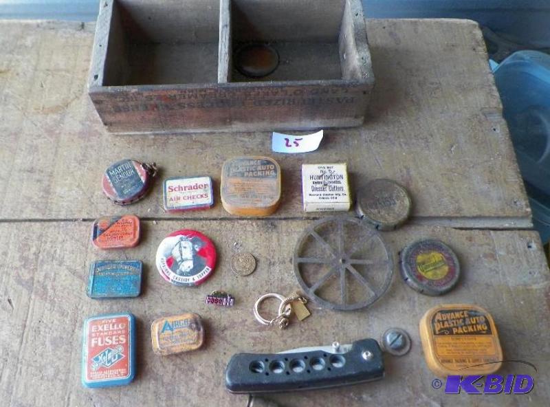 lot 25 image: Lot of Tin items including a Knife