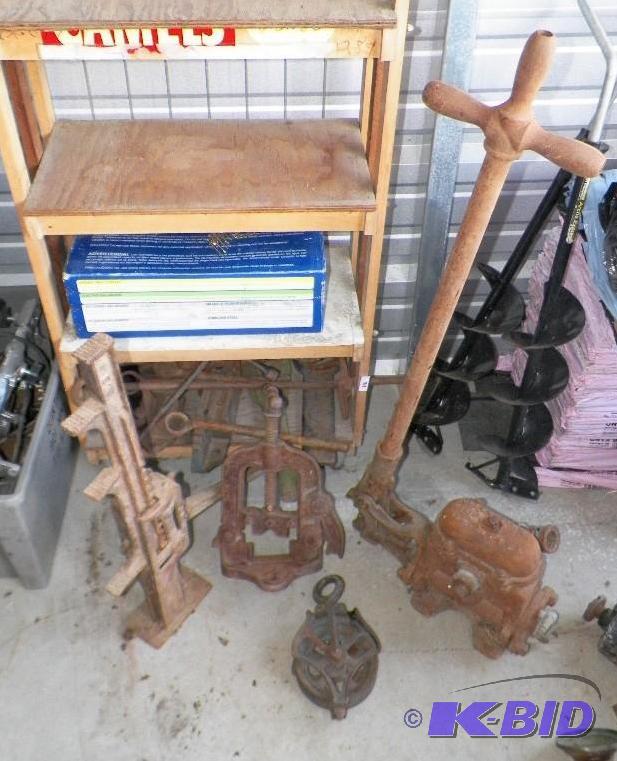 lot 29 image: Lot of 5 Old Tools