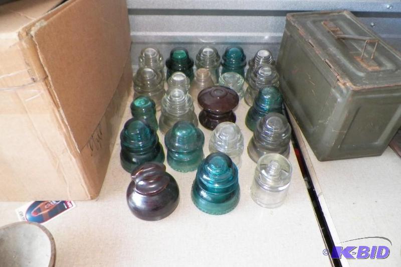 lot 34 image: Lot of Insulators