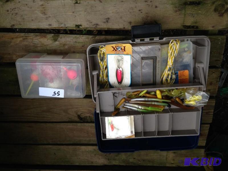 lot 55 image: Lot of Fishing Items