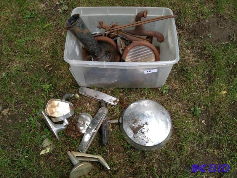 lot 58 image: Box of Car Parts