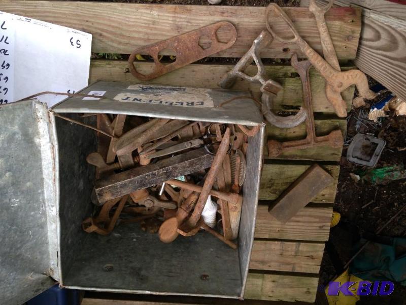 lot 62 image: Box full of old tools