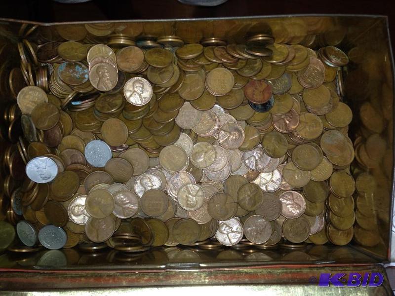 lot 76 image: 1000 Wheat Back Pennies in Antique Candy Tin