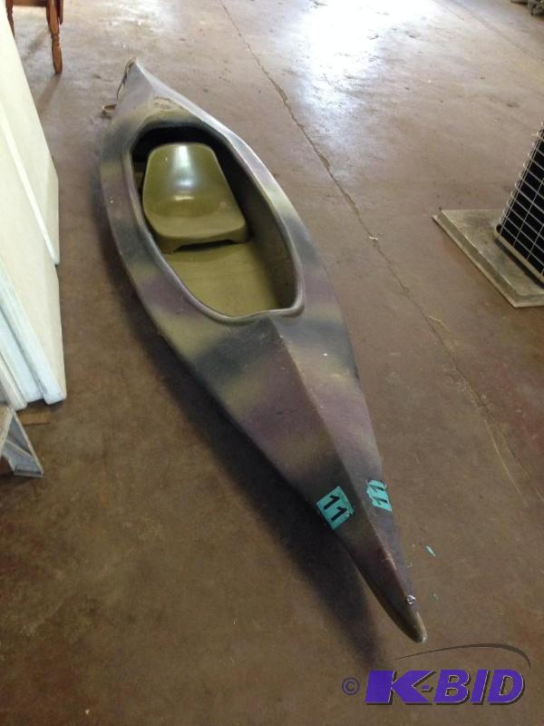 Kayak Cheit - 12foot 1998 32&quot wide camo ...
