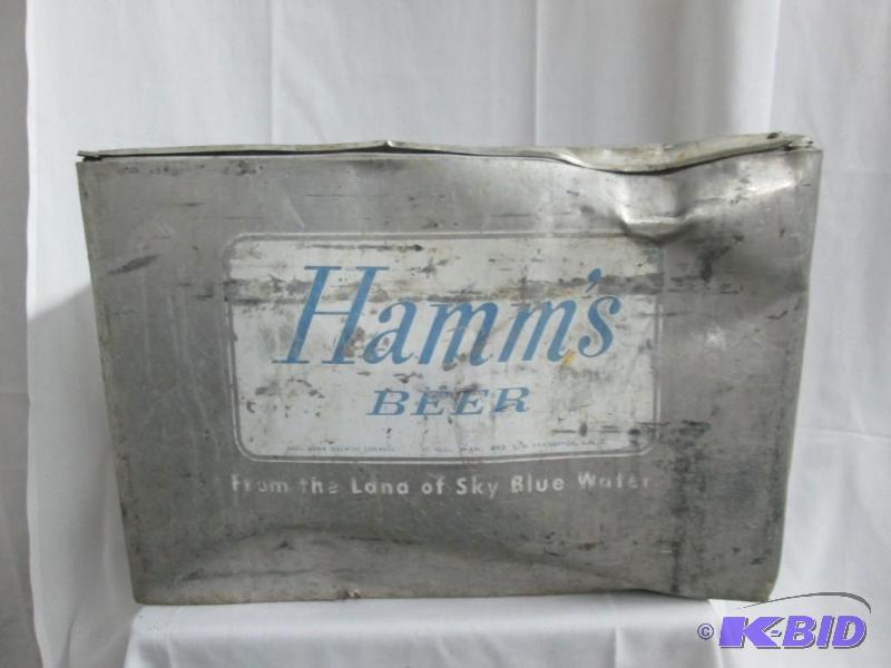 lot 18 image: Hamms Beer Cooler
