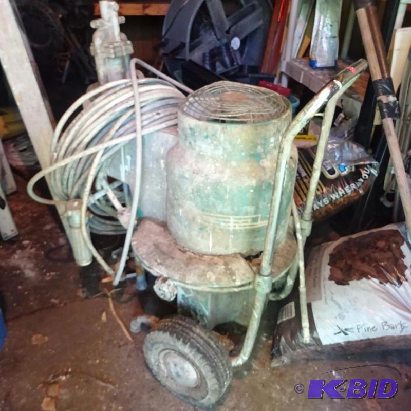Graco EH33S airless paint sprayer. Worked whe...