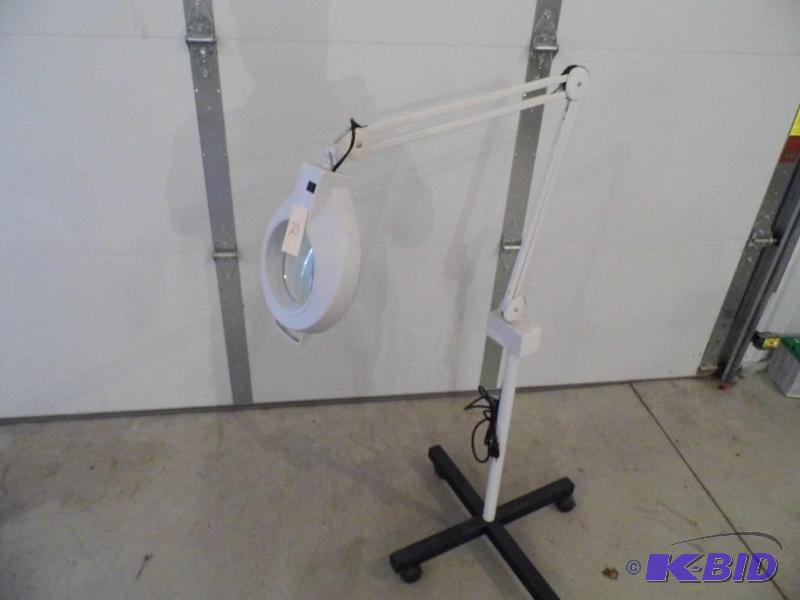 Magnifying Light