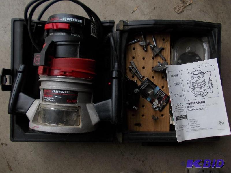 lot 11 image: 1-34 HP Craftsman Router, Bits...