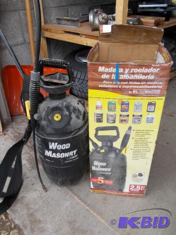 lot 17 image: 2-12 Gallon Pressure Sprayer...