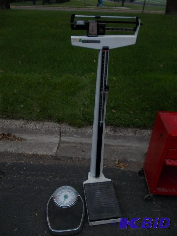lot 36 image: 2-Scales (1-Health-O-Meter, 1-Taylor Bath Sc...