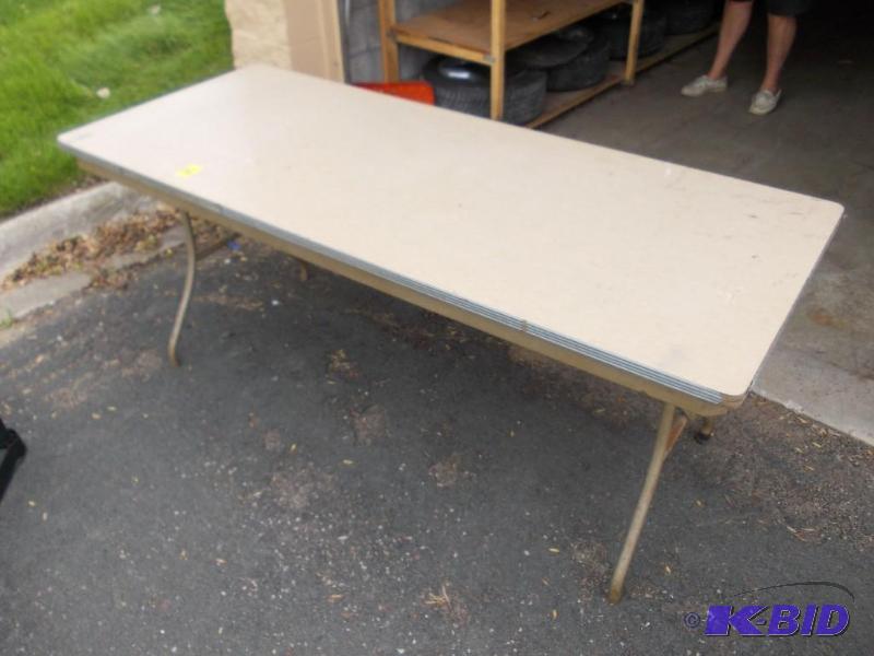 lot 8 image: Folding Table...