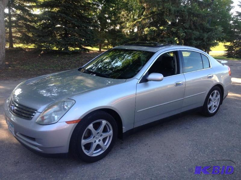 lot 5 image: 2003 Infinity G35