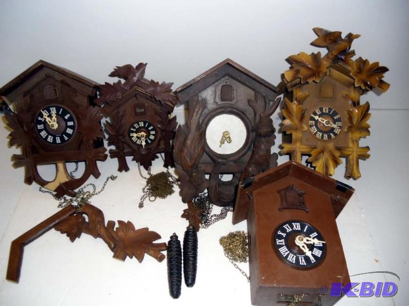 lot 20028 image: Lot German Cuckoo Clocks for  Parts  Repair  TLC
