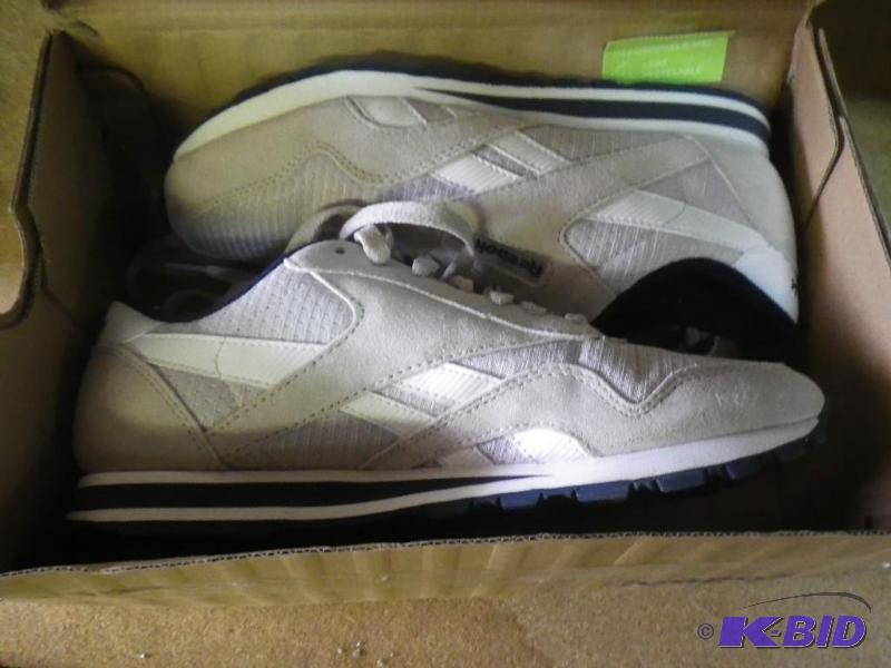 Reebok size 9 womens shoes...