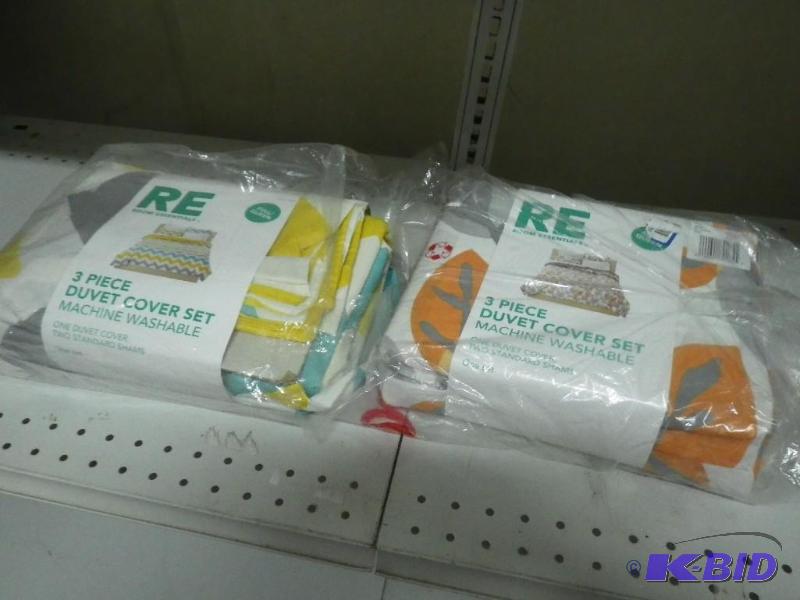 2 sets of queen sheets...