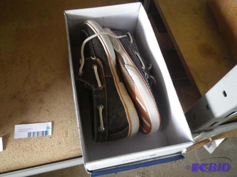 Skecher mens shoes, size 3...