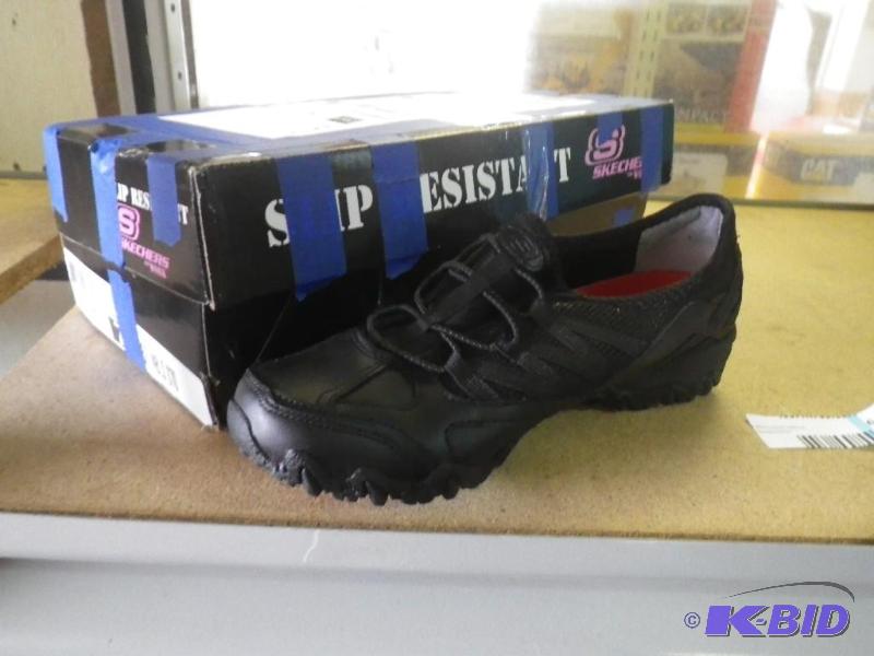 Skecher size 7 womens shoes...