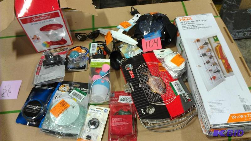 Misc. HH lot. Shoe organizer rack, knee pads,...