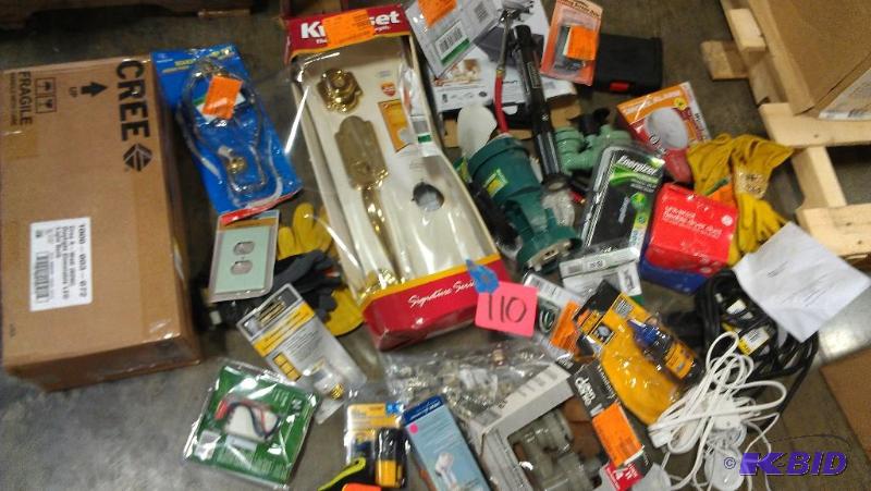 KWIK SET Gold Chrome Door hardware.. has keys...