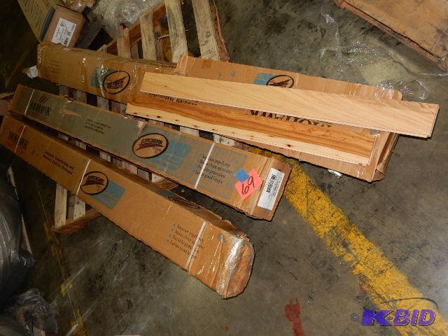 3 Bundles of MOHAWK Hickory Flooring 3 14 in...