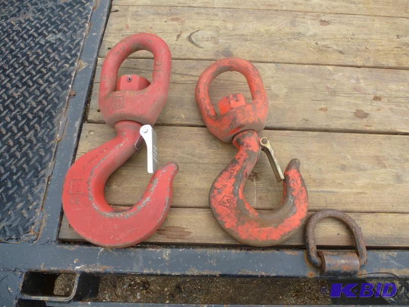 lot 19 image: Heavy duty clevis 2 Heavy duty hook clevis B...