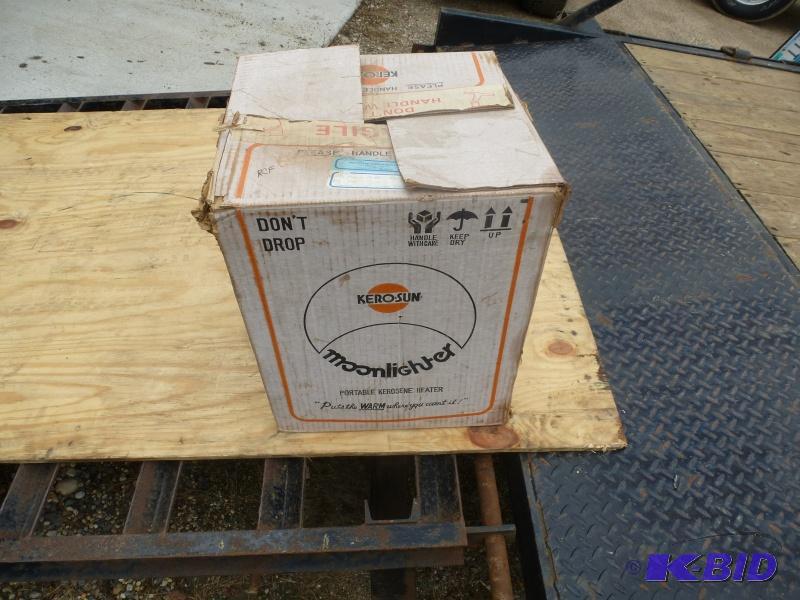 lot 28 image: Kerosun&nbspHeater Kerosene heat in the box...