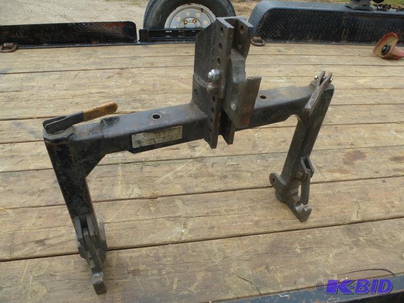 lot 42 image: 3 point quick hitch Adjustable width In work...