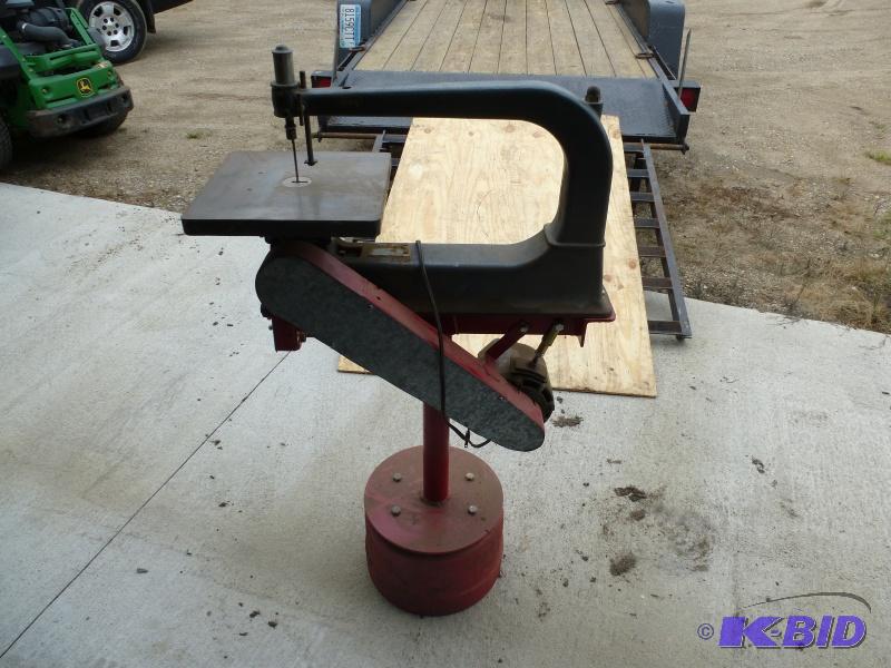 lot 45 image: Scroll saw 14 Hp  In working condition...