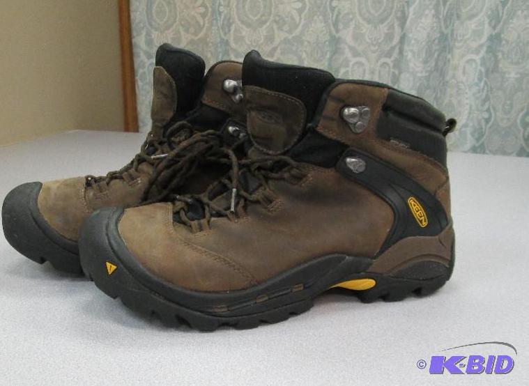lot 113 image: Keen Dry boots key tech size 9.5 brown...