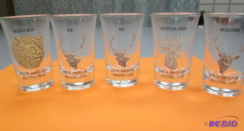 lot 119 image: Qty 5 shot glass one has a picture of Grizzly...