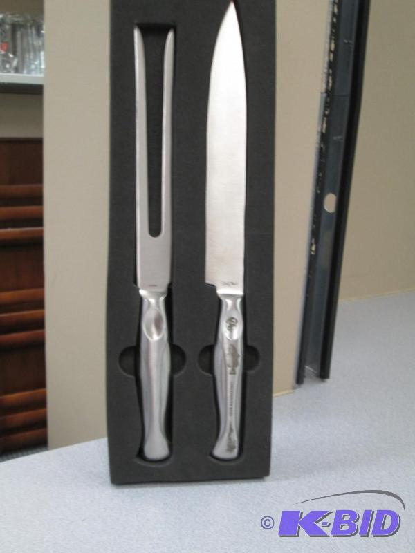 lot 13 image: North American Fishing Club Carving set Pictu...
