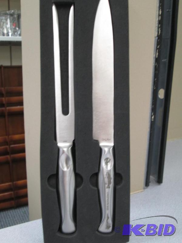 lot 15 image: North American Fishing Club Carving set Pictu...