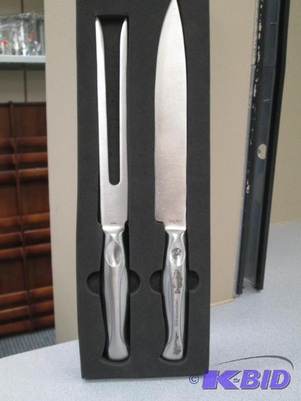lot 17 image: North American Fishing Club Carving set Pictu...
