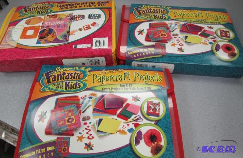 lot 186 image: Qty 3 Super Fantastic craft kits for kids Sta...