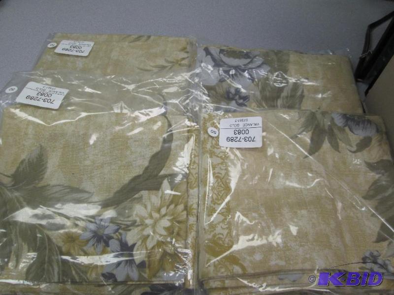 lot 190 image: 4 Valance Gold...