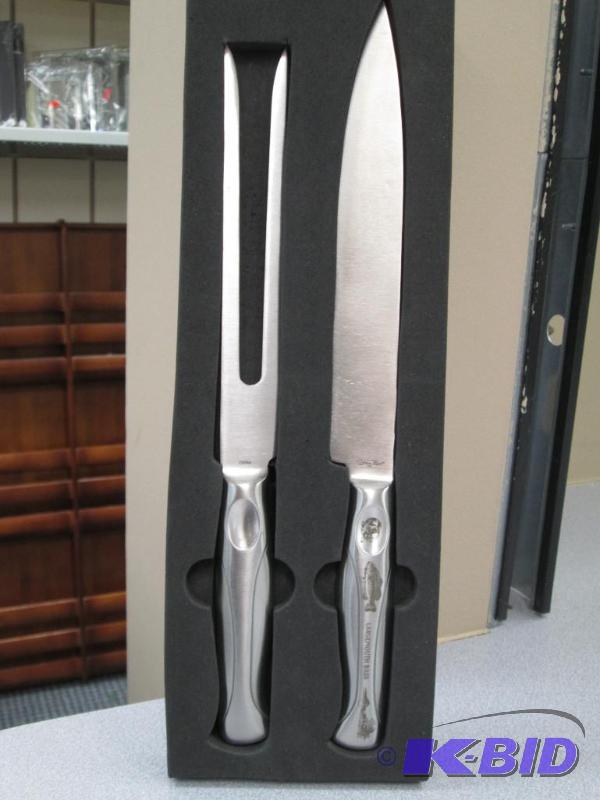 lot 20 image: North American Fishing Club Carving set Pictu...
