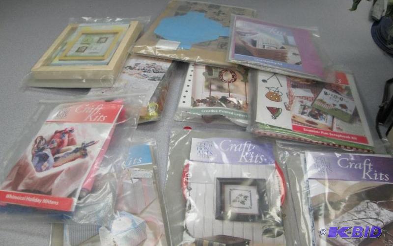 lot 200 image: Assortment of different kinds of crafts...