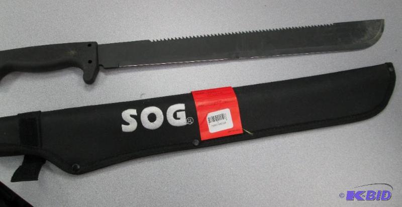 lot 206 image: SOG Machell worped blade...